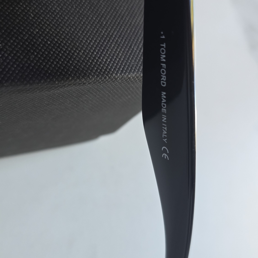 Tom Ford Black and Gold Square Sunglasses - Picture 5 of 7